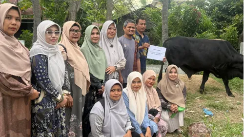 Semangat Berbagi di Hari Tasyrik: MIN 9 Kota Banda Aceh Salurkan 246 Paket Daging Qurban untuk Siswa dan Masyarakat
