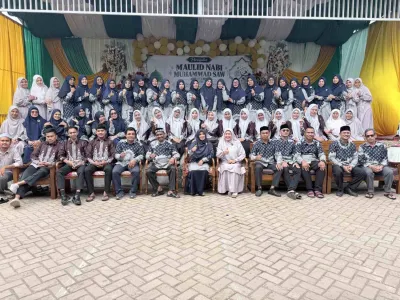 MIN 9 Kota Banda Aceh Semarakkan Maulid Nabi Muhammad Saw. Dengan Penuh Khidmat